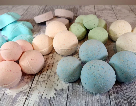 A Simple Guide |  How To Make Organic Bath Bombs At Home 